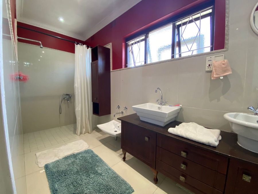 To Let 4 Bedroom Property for Rent in Lansdowne Western Cape